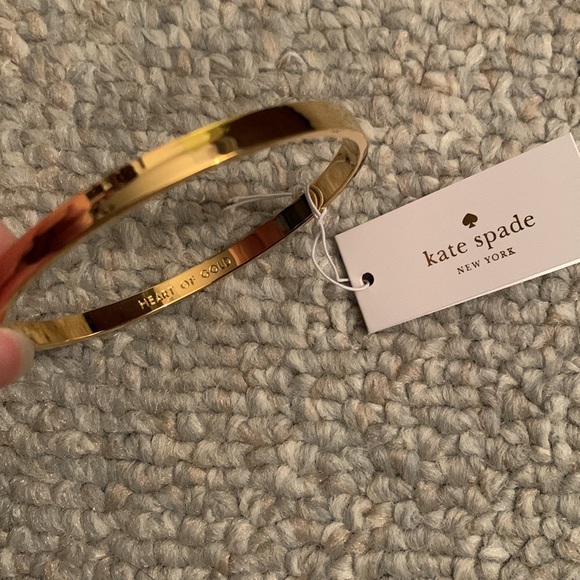 Brand new (NWT) Kate Spade New York Gold Bangle, slim, stackable. Heart of gold - Picture 2 of 5